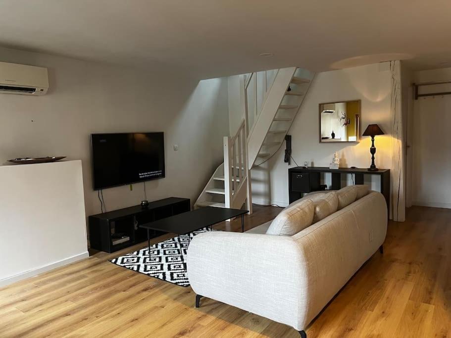 Superbe Appartement Centre Ville Bourges Exterior photo
