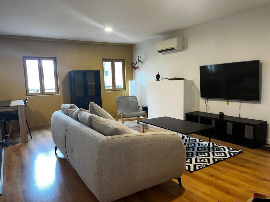 Superbe Appartement Centre Ville Bourges Exterior photo